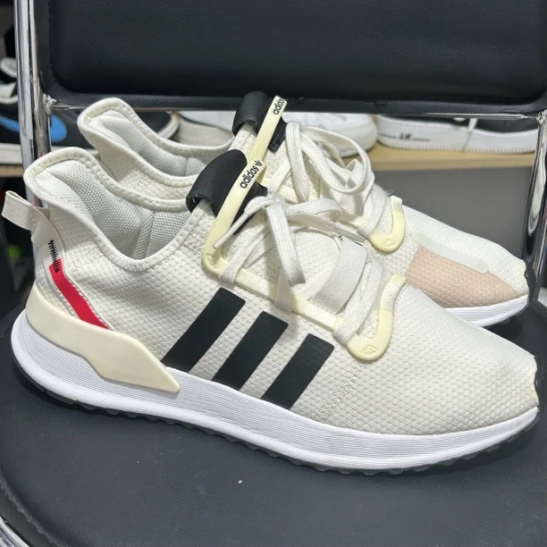 43码adidas Originals U 运动休闲鞋 白黑红 二手正品