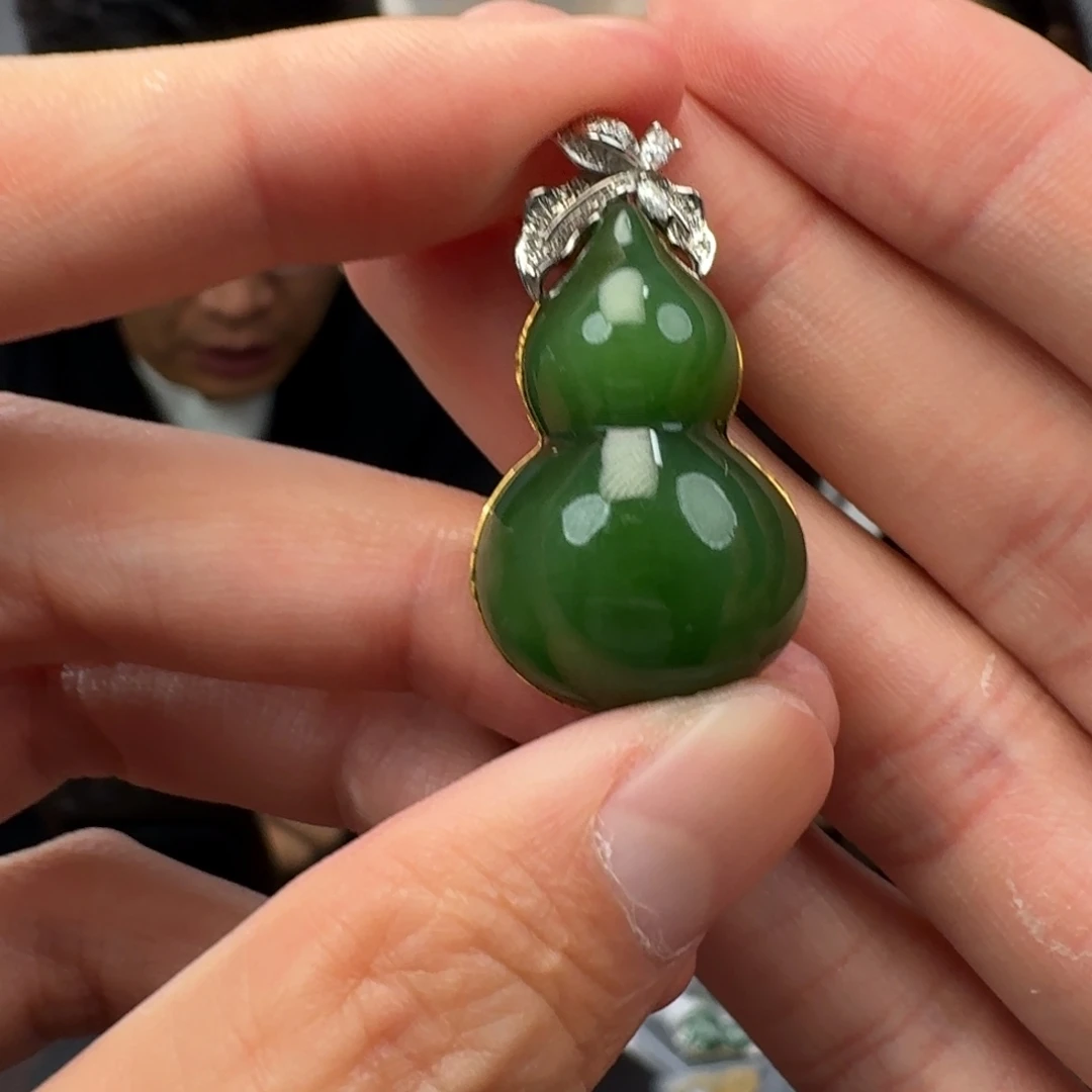 颈饰18K金镶嵌和田玉919少奶奶卡30左右葫芦玉石挂件