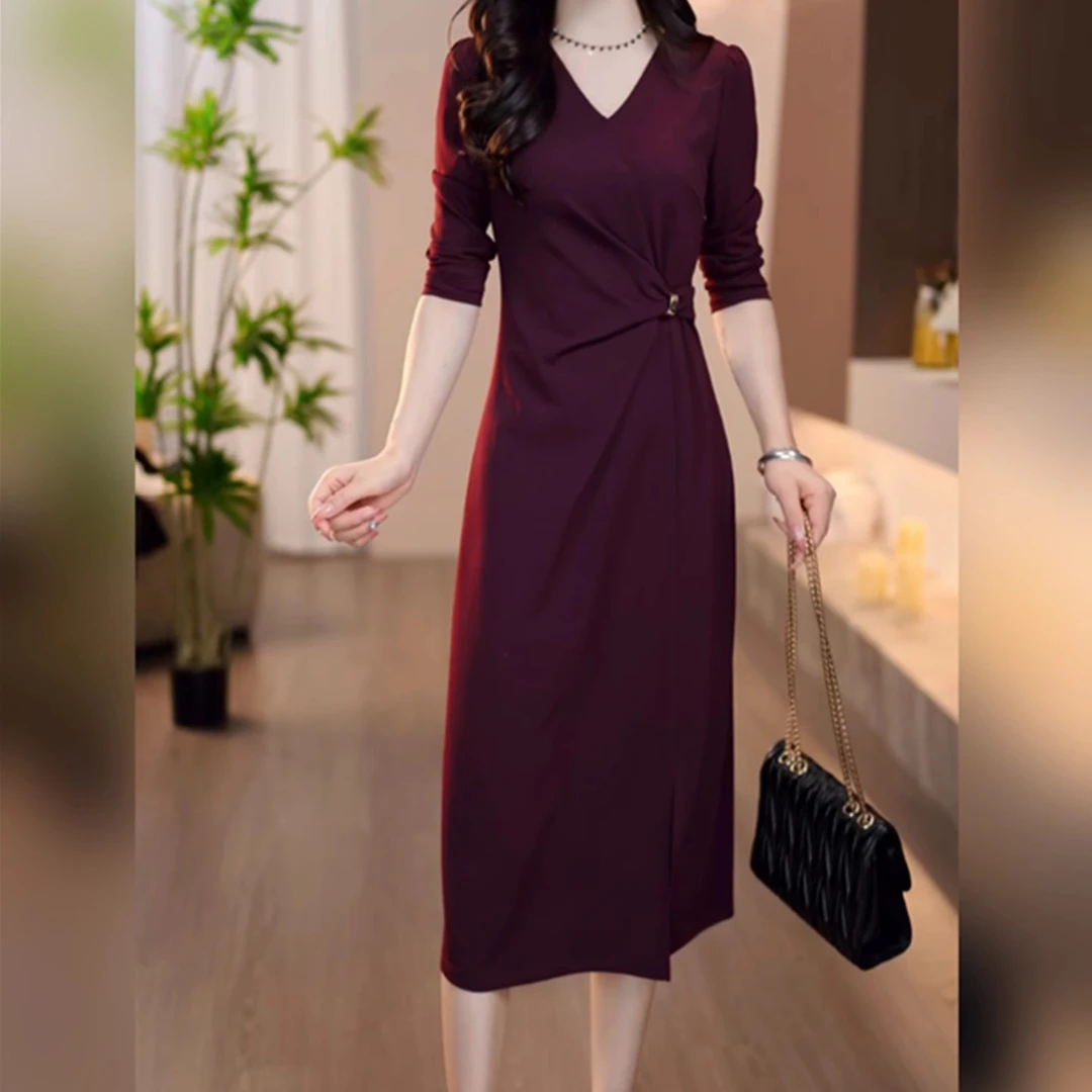 2025秋季新款樱桃红色V领收腰系带优雅时尚气质显瘦连衣裙M-4XL