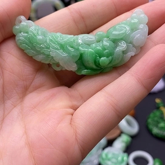 翡翠未镶嵌颈饰翡翠吊坠