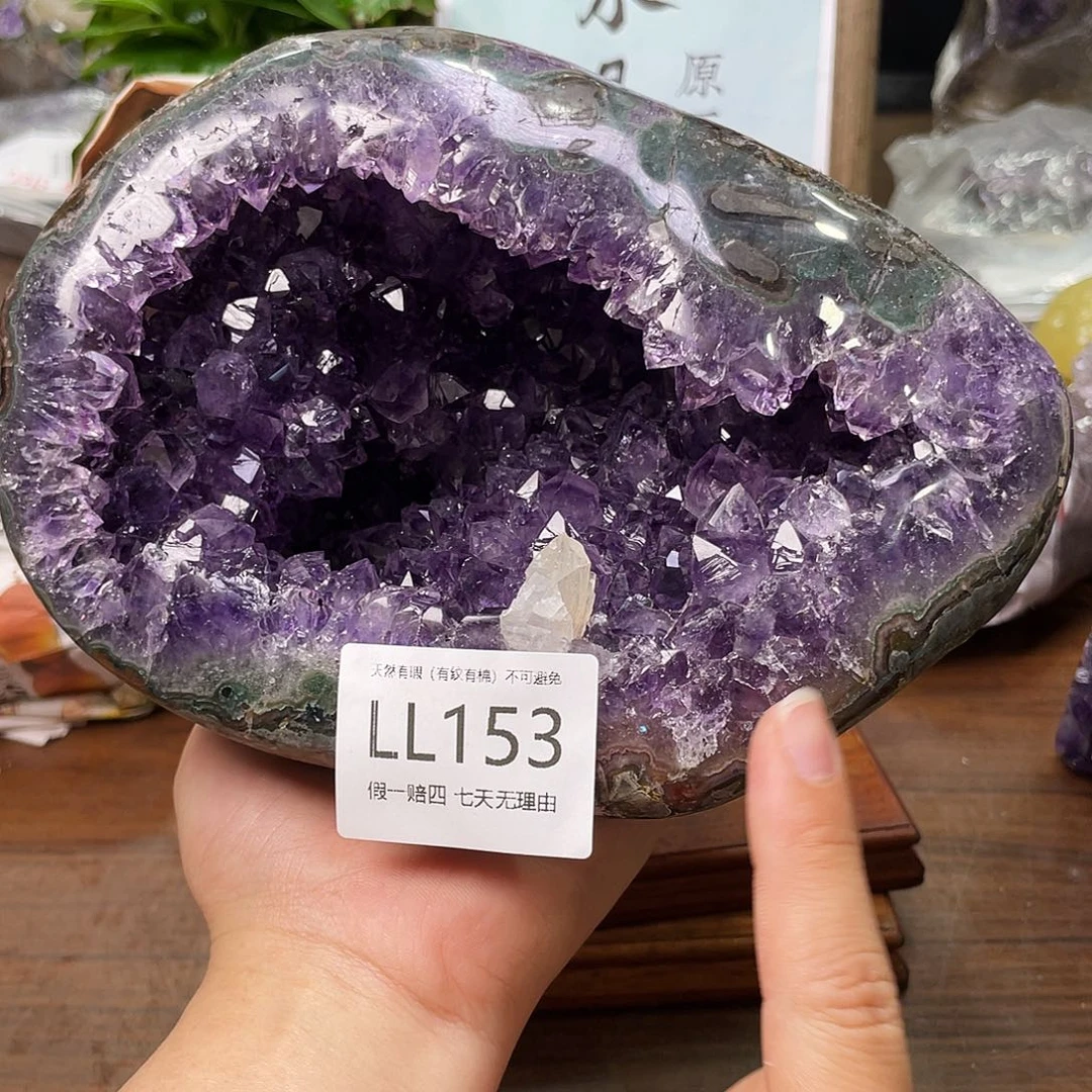 未镶嵌水晶大型摆件（非配饰）