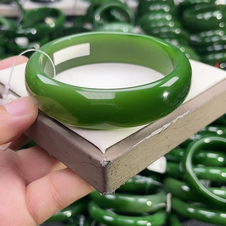 未镶嵌手镯和田玉（碧玉）