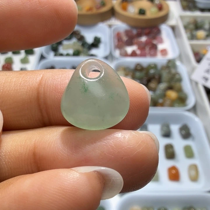 和田玉未镶嵌珠宝奇石