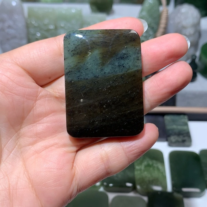 和田玉颈饰未镶嵌小**周