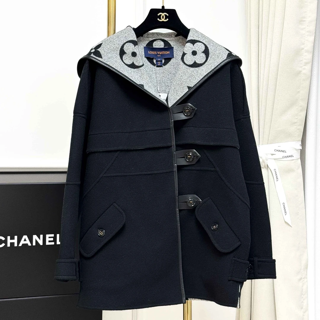 99新 LouisVuitton/路易威登 34码黑色拼灰色老花内里皮边大衣