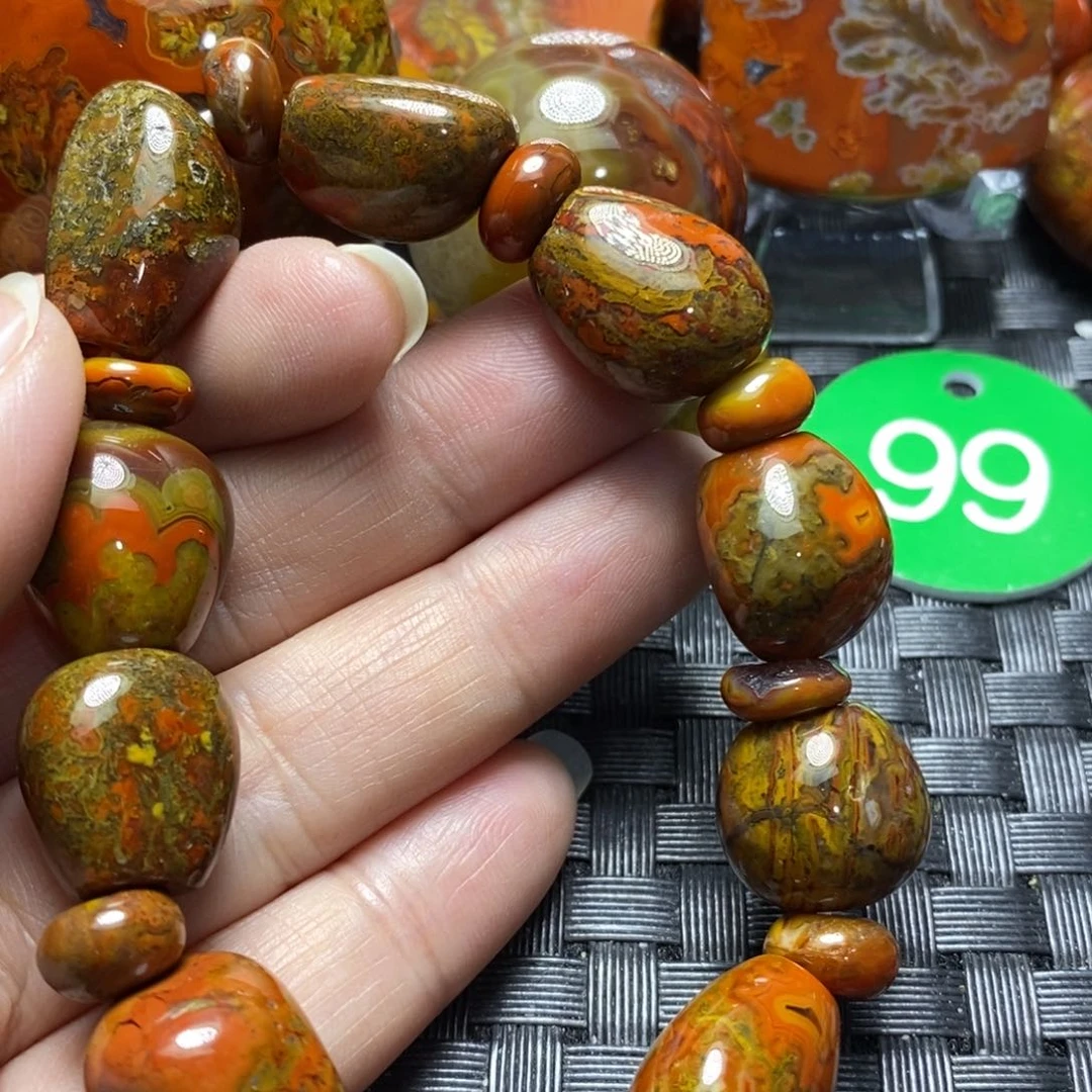 未镶嵌颈饰玛瑙/玉髓顾*平