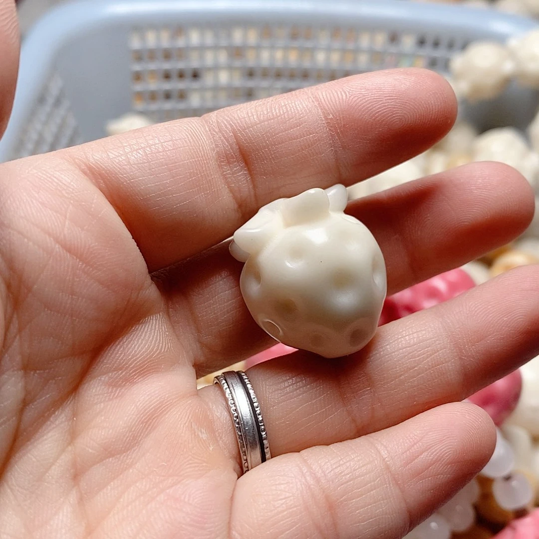 菩提根/象牙果吊坠?****?草莓一颗