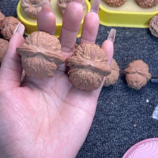 有***够吊坠文玩核桃血麒麟021