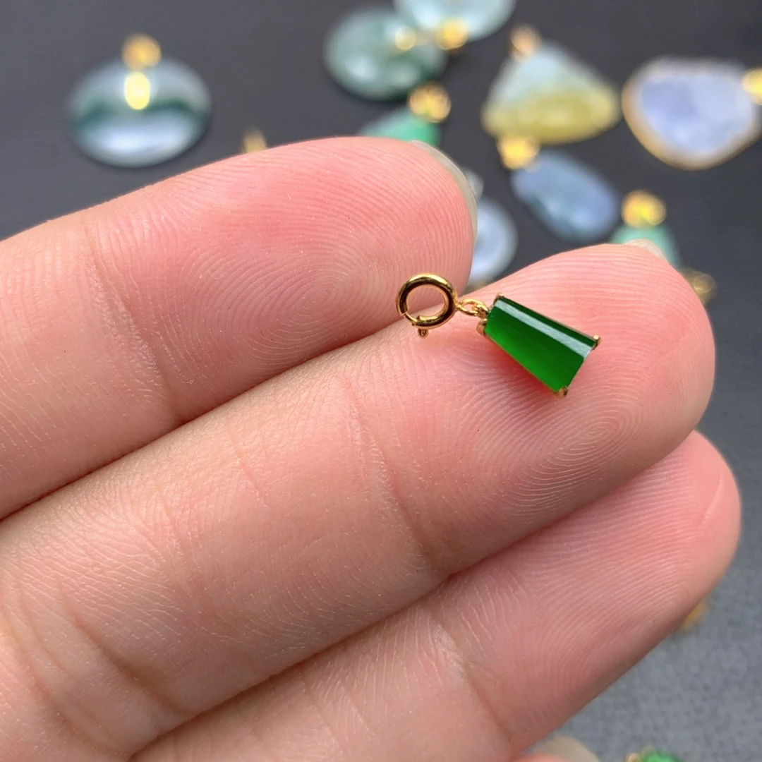 【闪购商品】颈饰18K金镶嵌翡翠翡翠