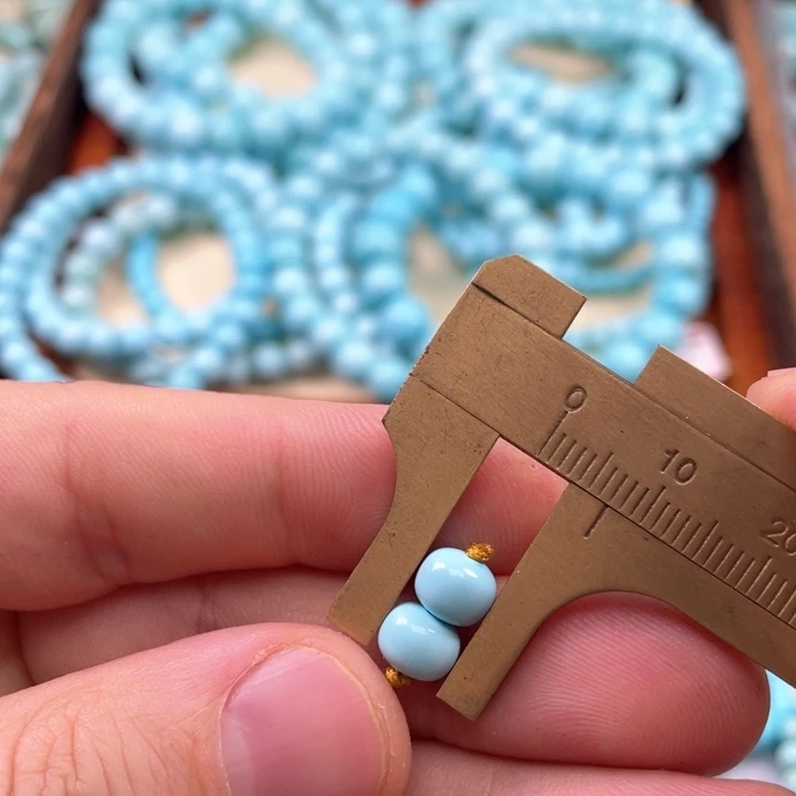 绿松石颈饰未镶嵌