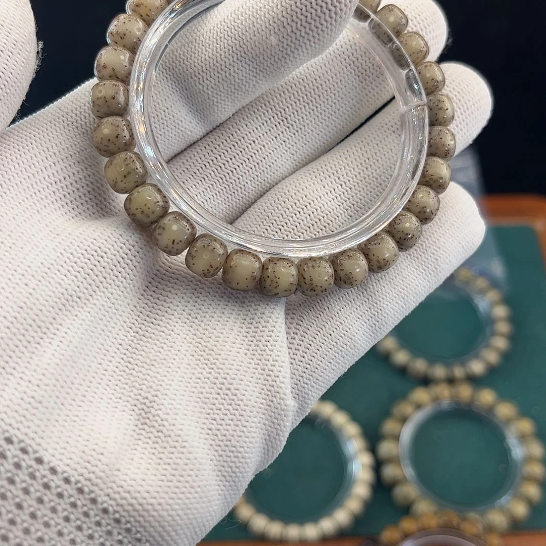 星月菩提手串12 号. 星月菩提.  一物一图.