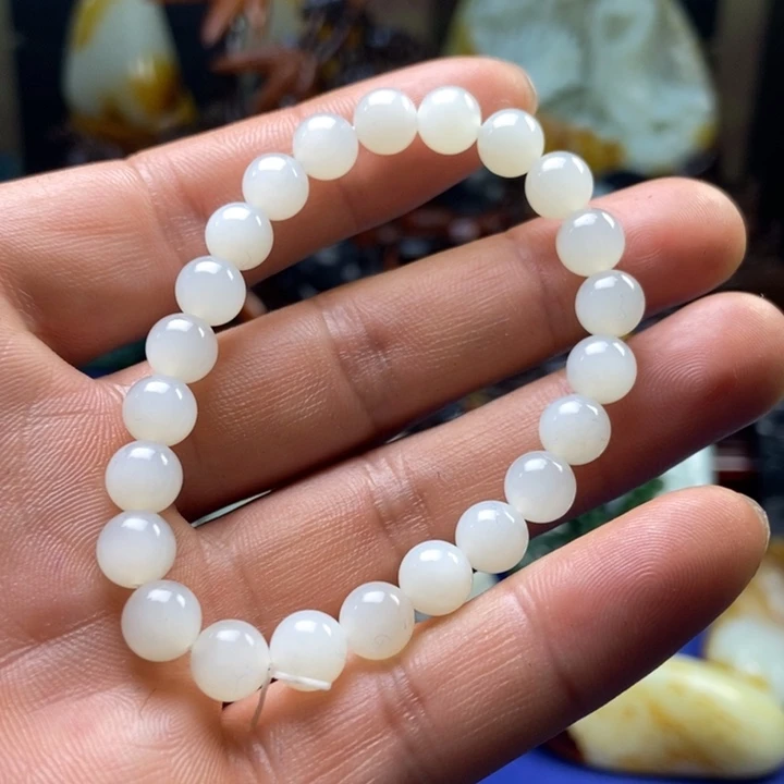 和田玉未镶嵌把件