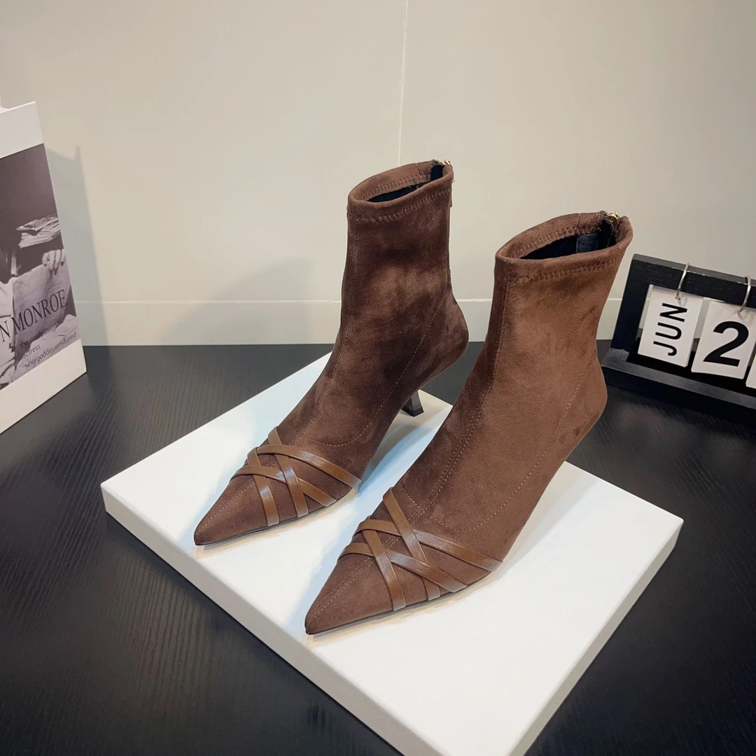 【小咪】冬季加绒尖头细跟高跟短靴2025小众设计绒面时尚弹力瘦瘦靴