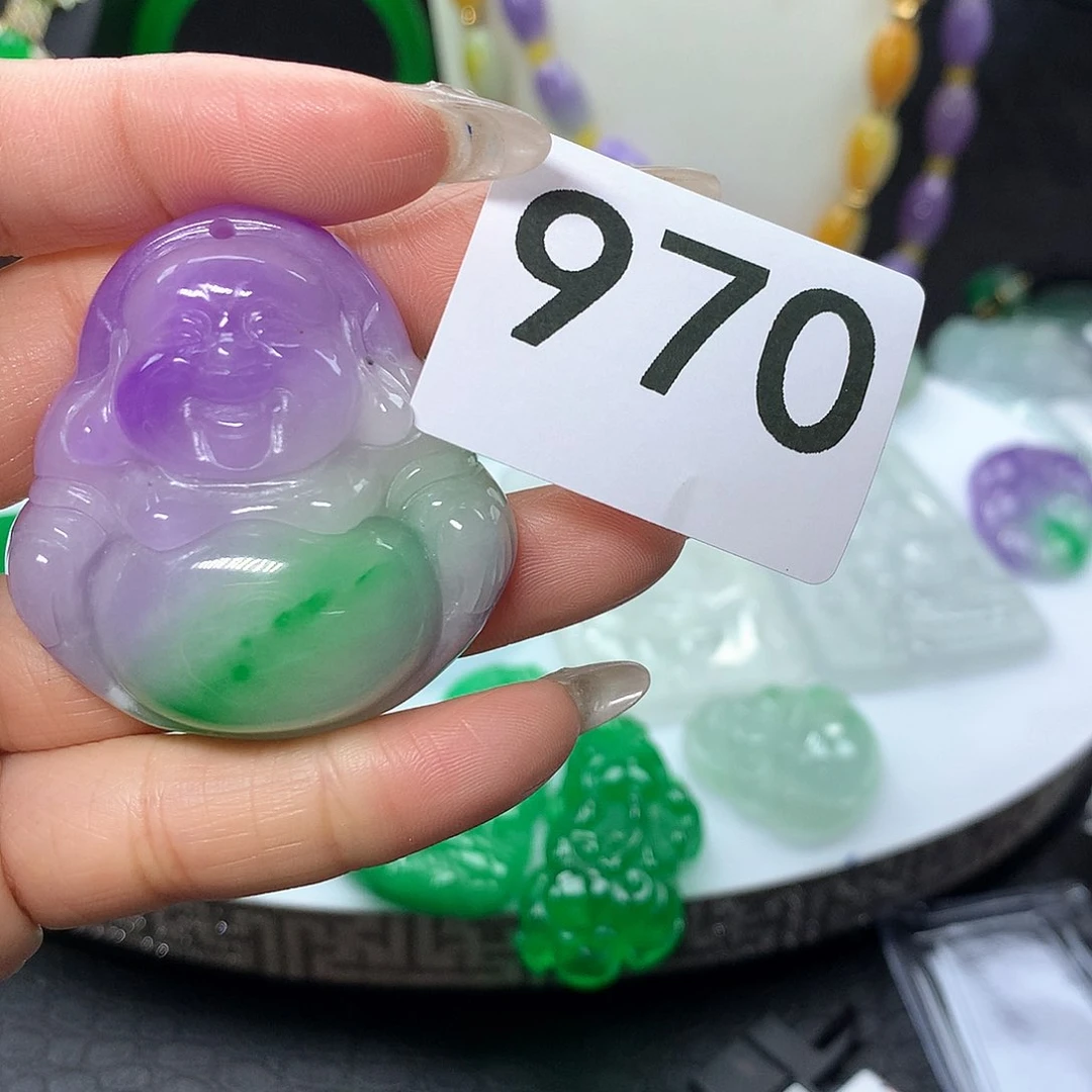 翡翠吊坠(赠链)未镶嵌