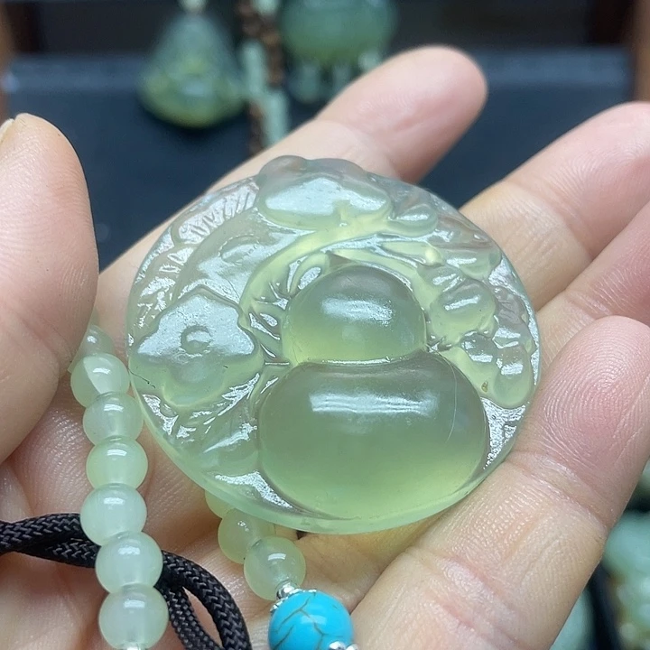 未镶嵌蛇纹石玉颈饰