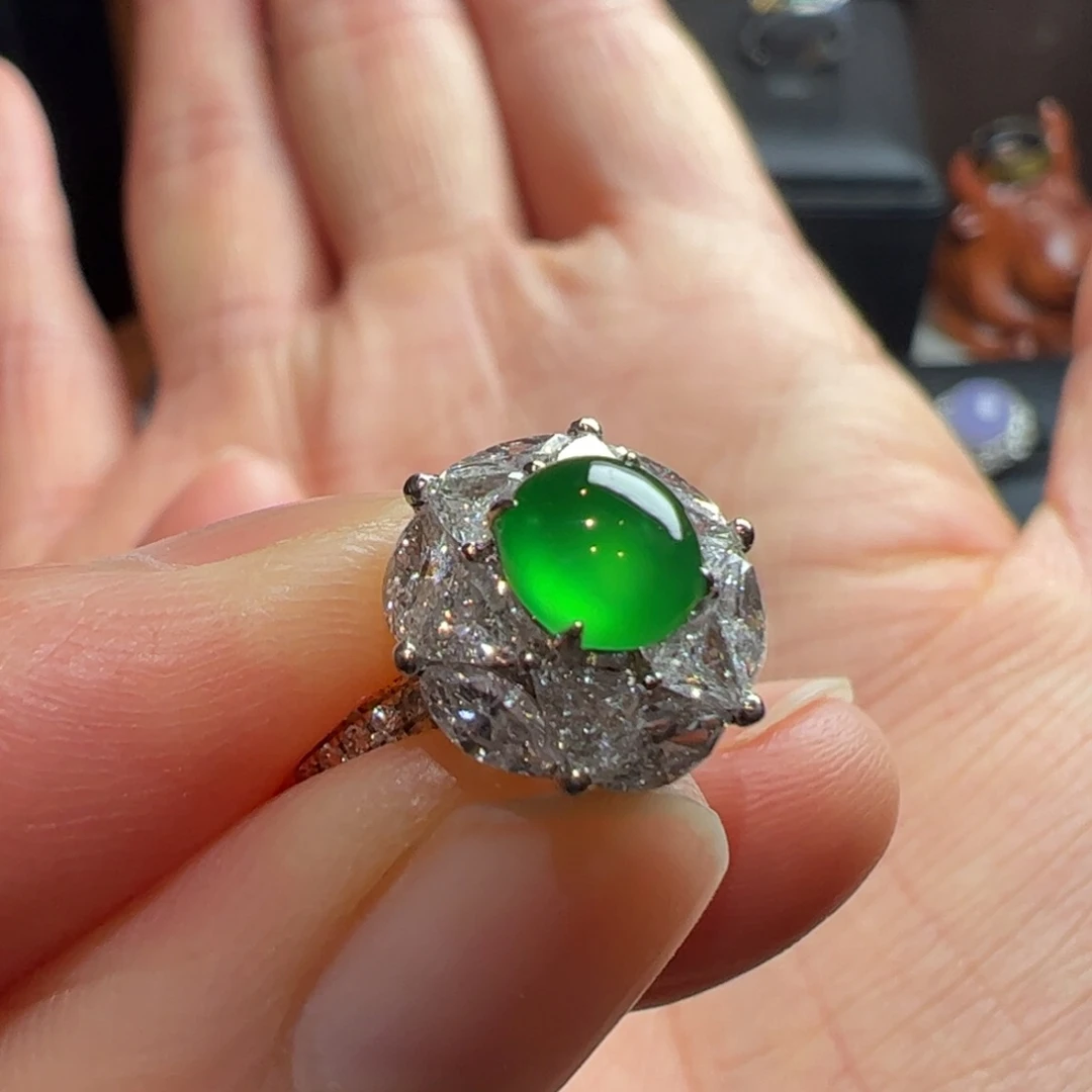 18K金镶嵌戒指翡翠缅料天然翡翠A货