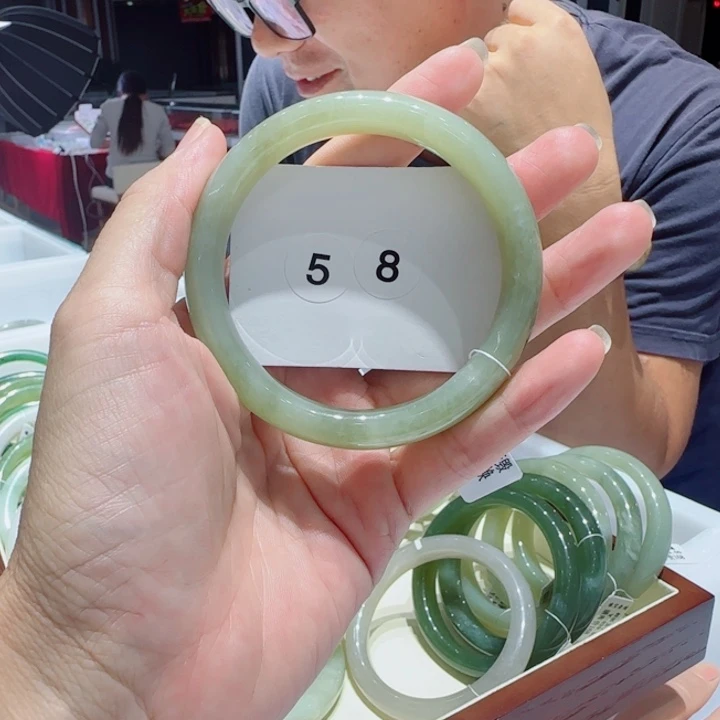 和田玉未镶嵌手镯1151