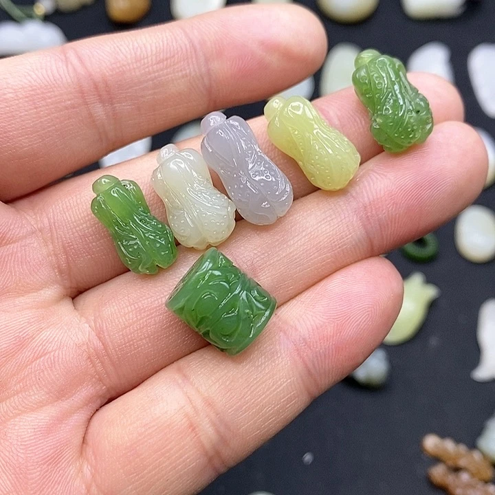 和田玉颈饰未镶嵌漫**月拍一发一随机发