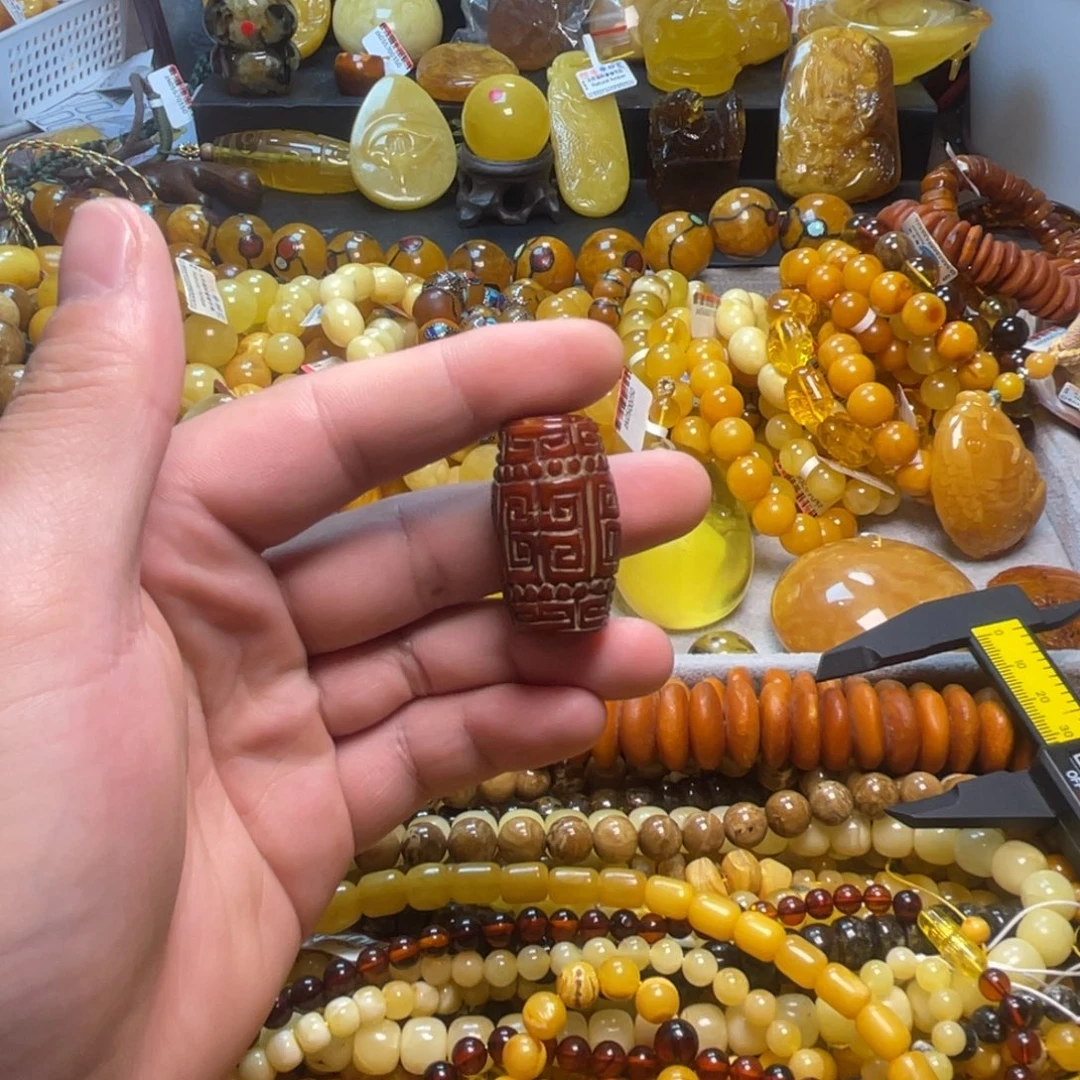 未镶嵌琥珀珠宝奇石