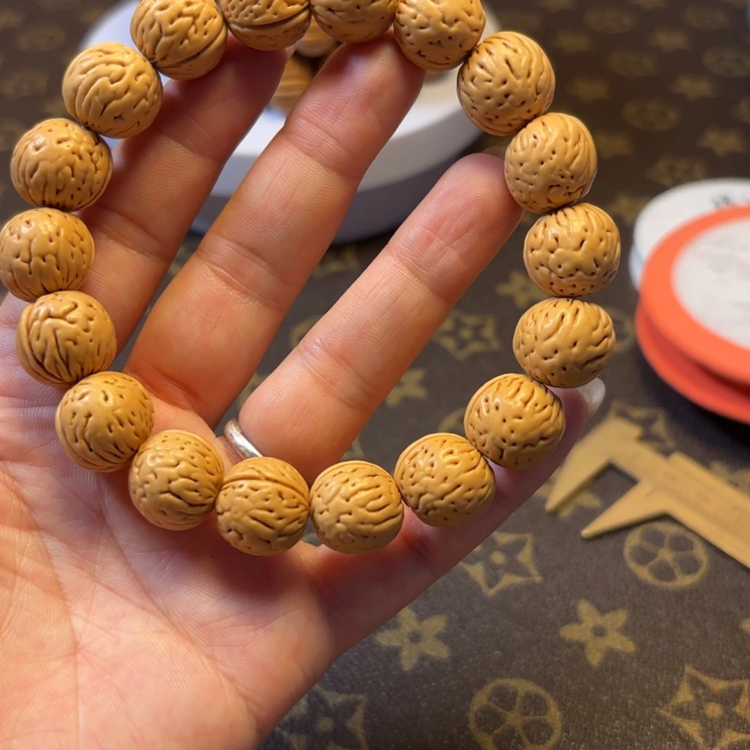 桃核手串东北野生金豆