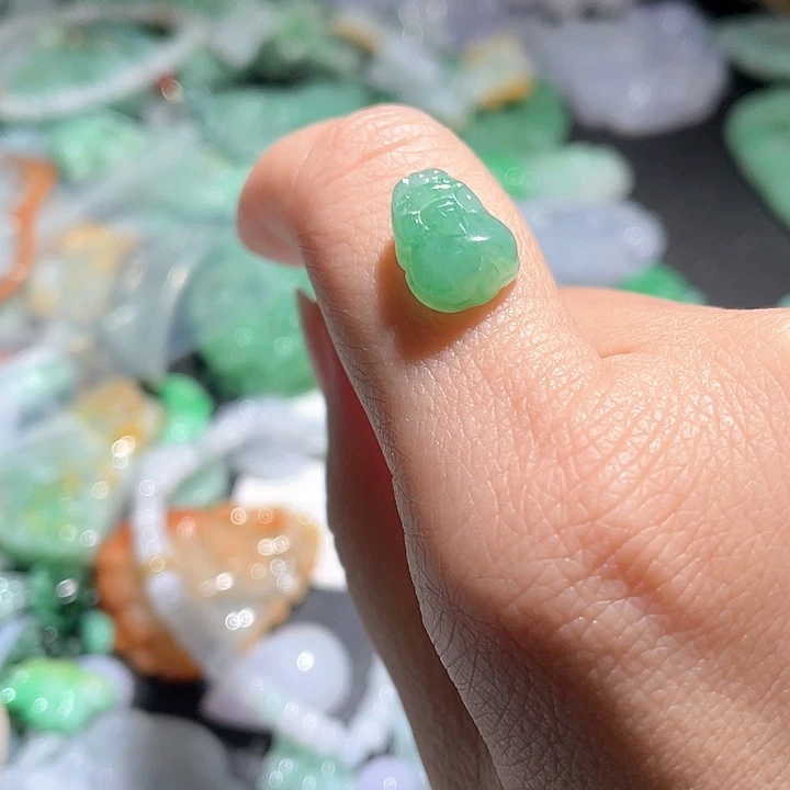 颈饰未镶嵌翡翠天