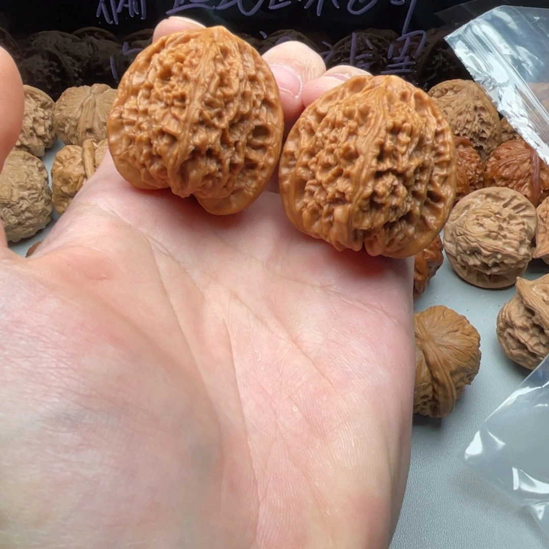 核桃把件39南疆石