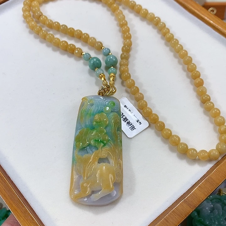 翡翠未镶嵌颈饰翡翠吊坠