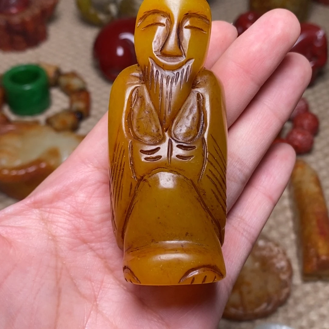 枣***姐蛇纹石玉未镶嵌颈饰