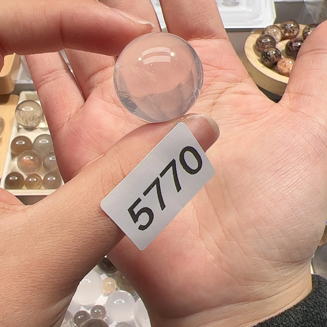 未镶嵌水晶大型摆件（非配饰）