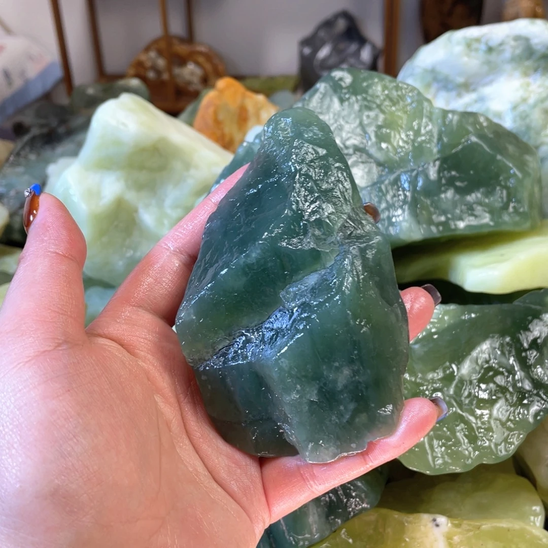 蛇纹石玉未镶嵌中国四大名玉简易