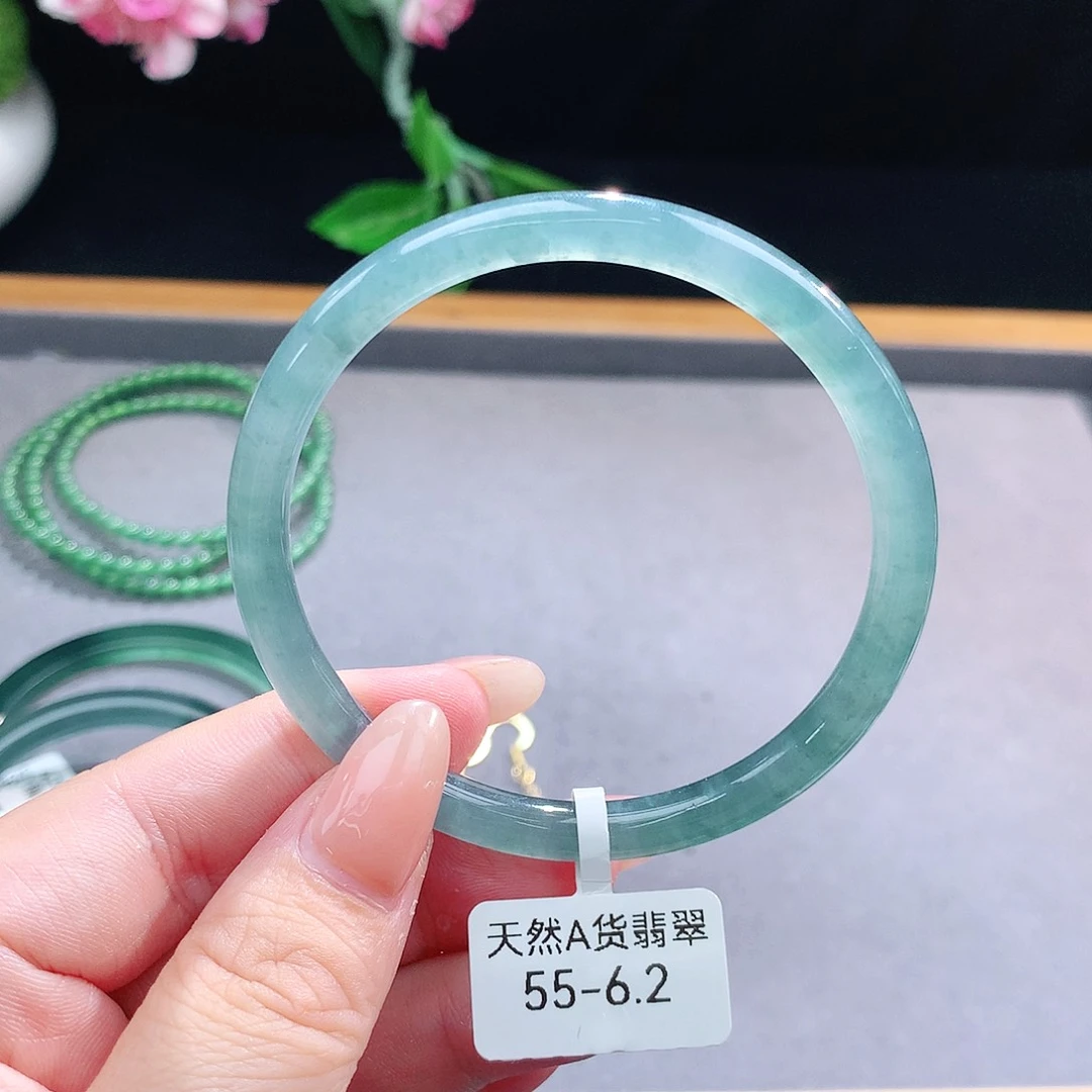 未镶嵌手镯（圆镯）翡翠