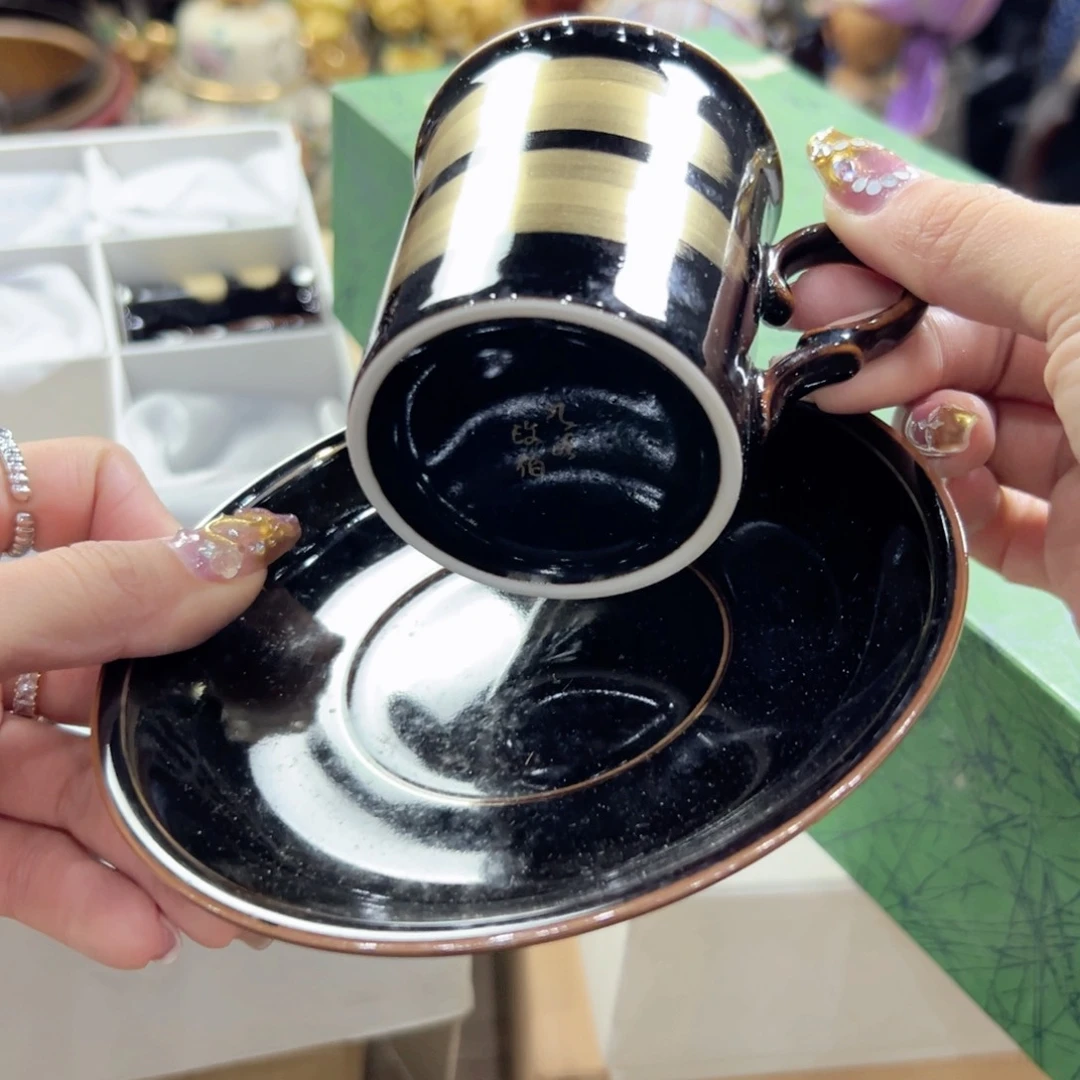 瓷片陶瓷和金属表面涂了