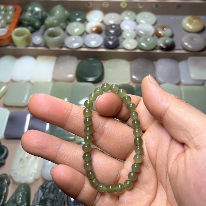 和田玉颈饰未镶嵌