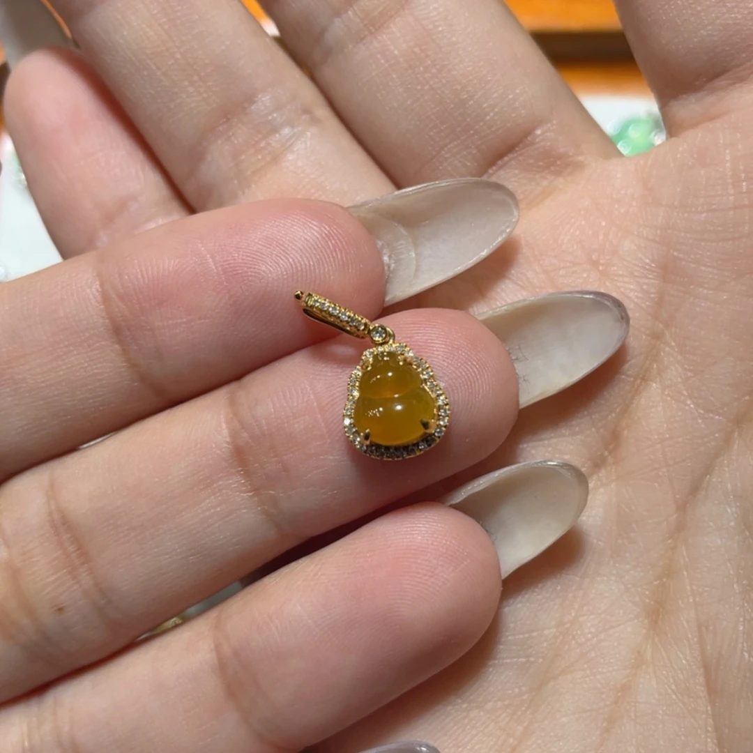【闪购商品】颈饰18K金镶嵌翡翠