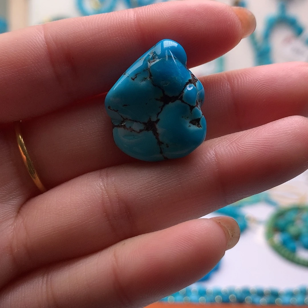 绿松石未镶嵌珠宝奇石