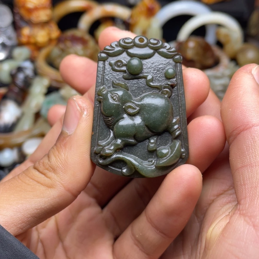 和田玉（糖玉）挂件未镶嵌