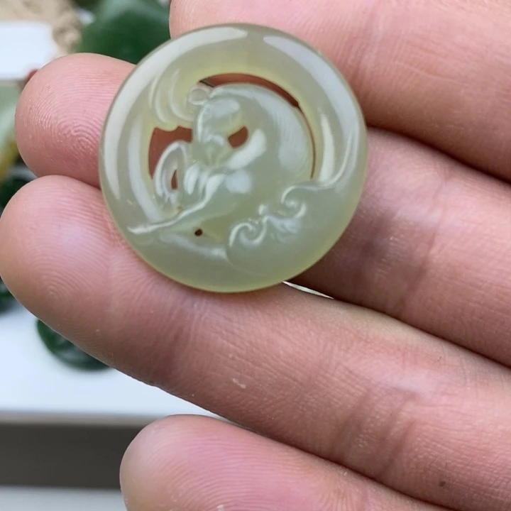和田玉（糖玉）未镶嵌颈饰