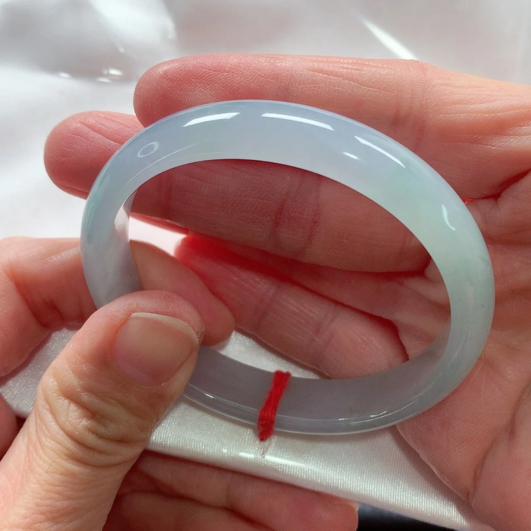 翡翠手镯（贵妃镯）未镶嵌天然a货