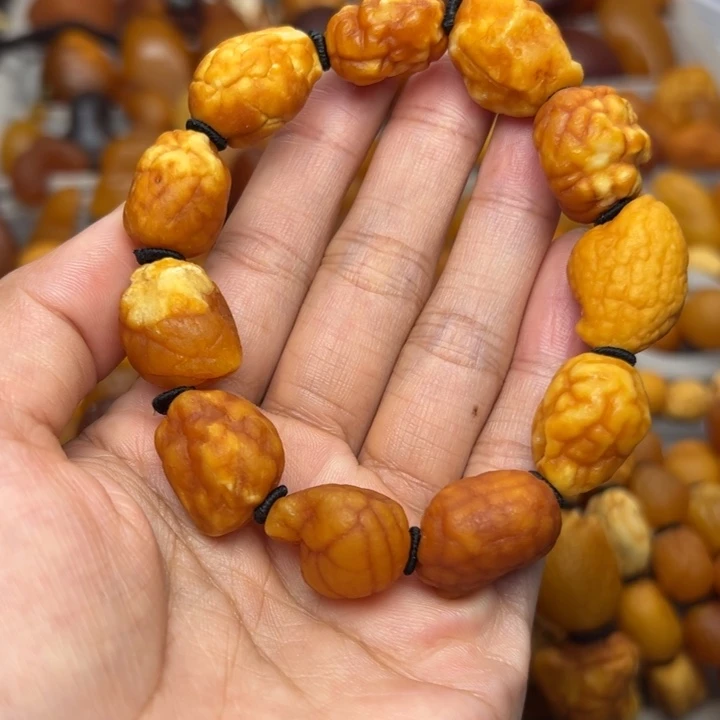 琥珀未镶嵌裸石天然蜜蜡