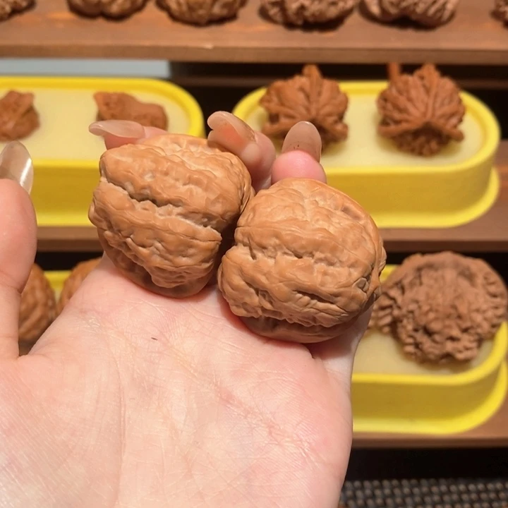 文玩核桃吊坠蛤蟆头