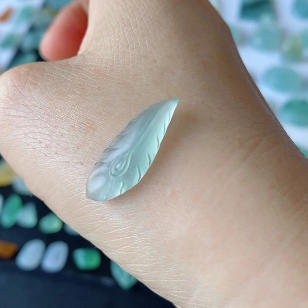 定制翡翠未镶嵌羽毛