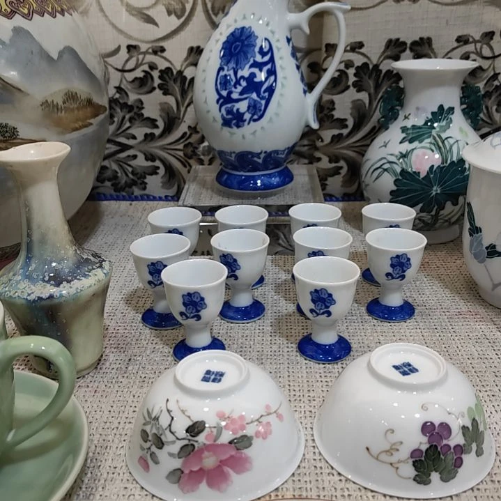 景德镇精美陶瓷摆件