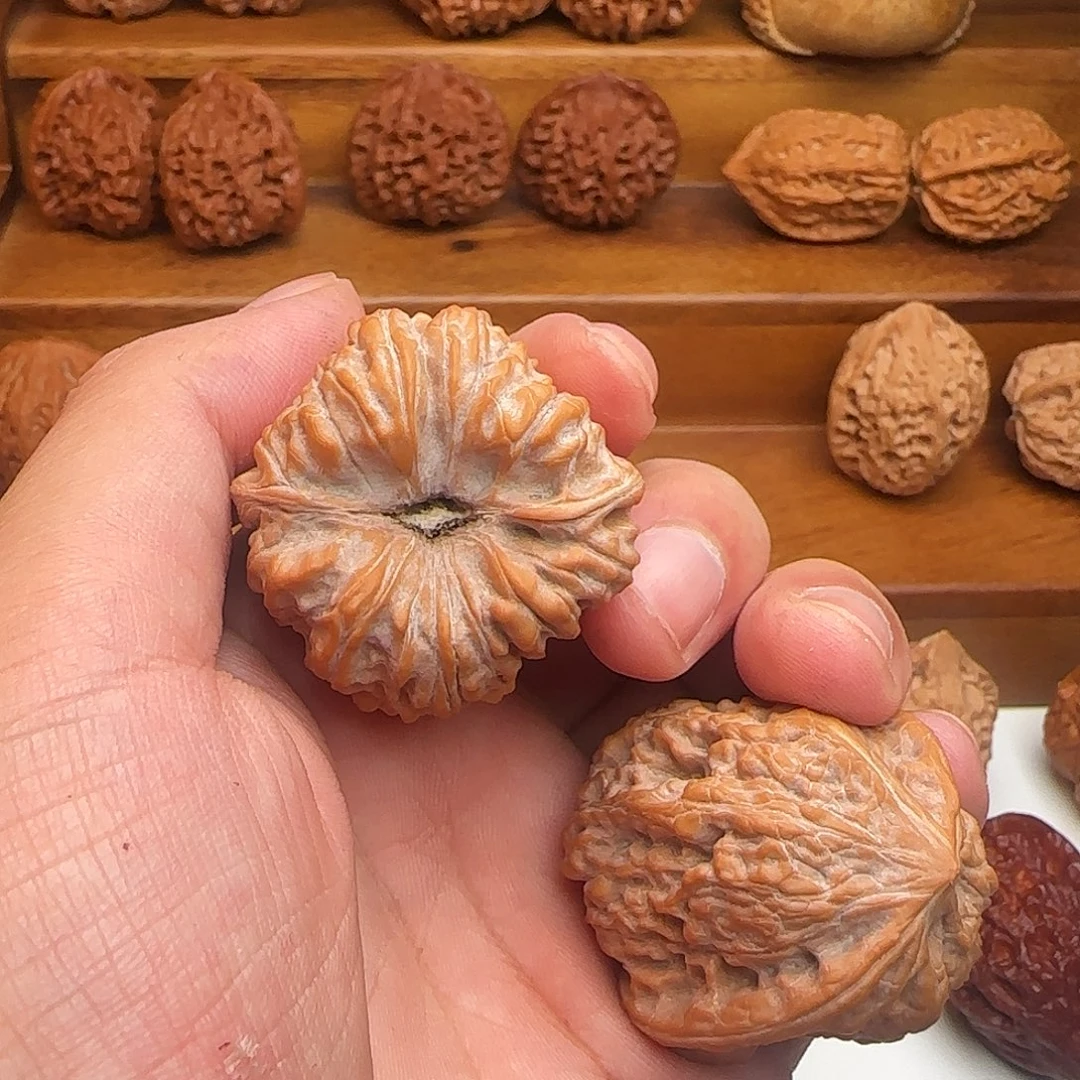 贰***尽桃核吊坠平谷凹底