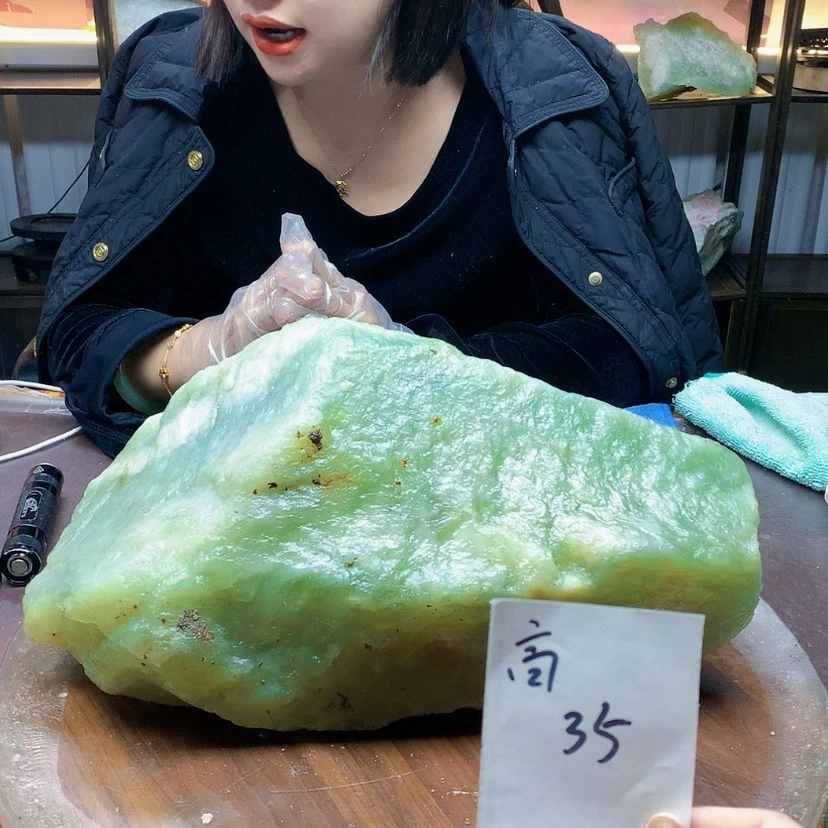 【闪购商品】未镶嵌蛇纹石玉原石