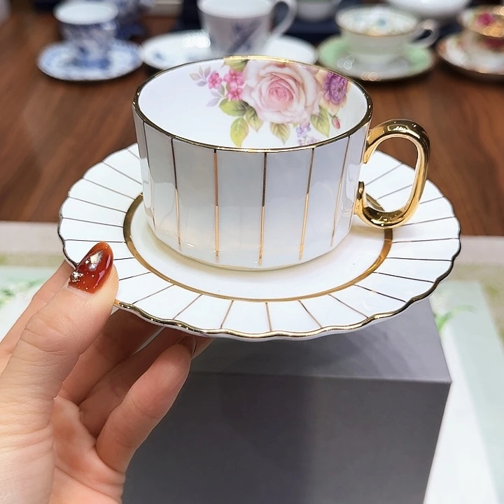 瓷片杯子杯子杯子水杯杯子水杯水杯