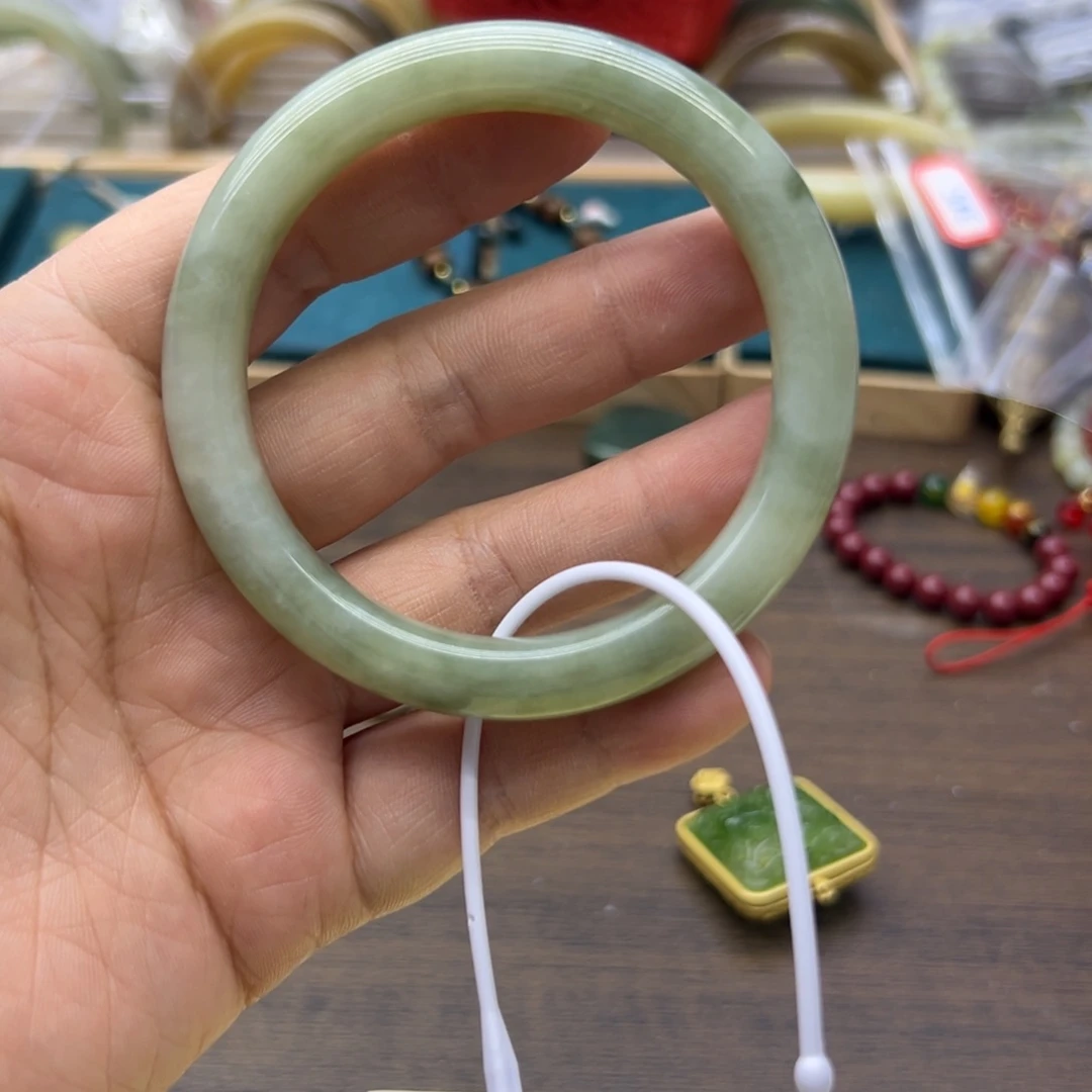 和田玉未镶嵌手镯57.7圈围56