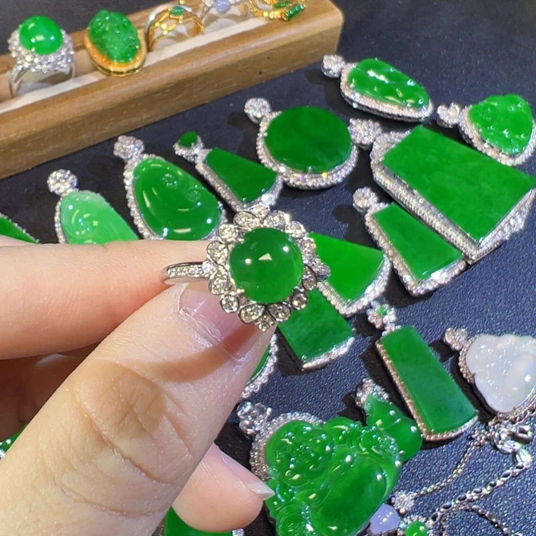 翡翠18K金镶嵌吊坠(不含链)