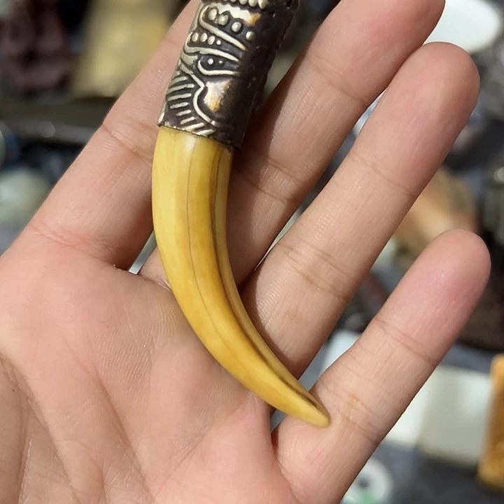 建***荣铜小件。