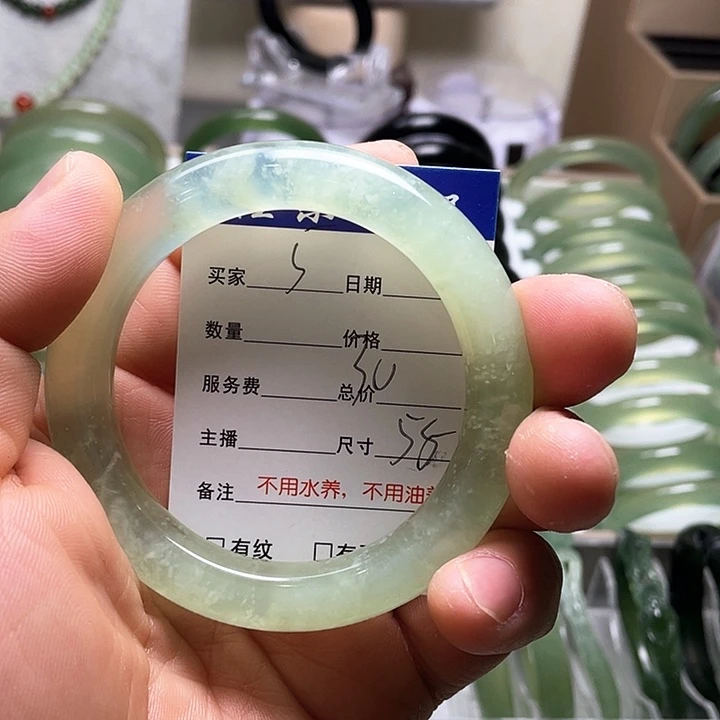 蛇纹石玉手镯未镶嵌果*?