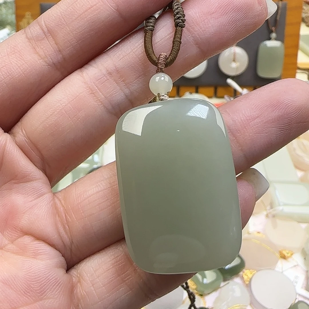 听***~和田玉未镶嵌颈饰